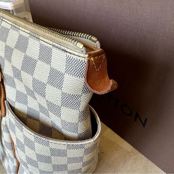 Louis Vuitton Damier Azur Totally MM Bag - Picture 7 of 14